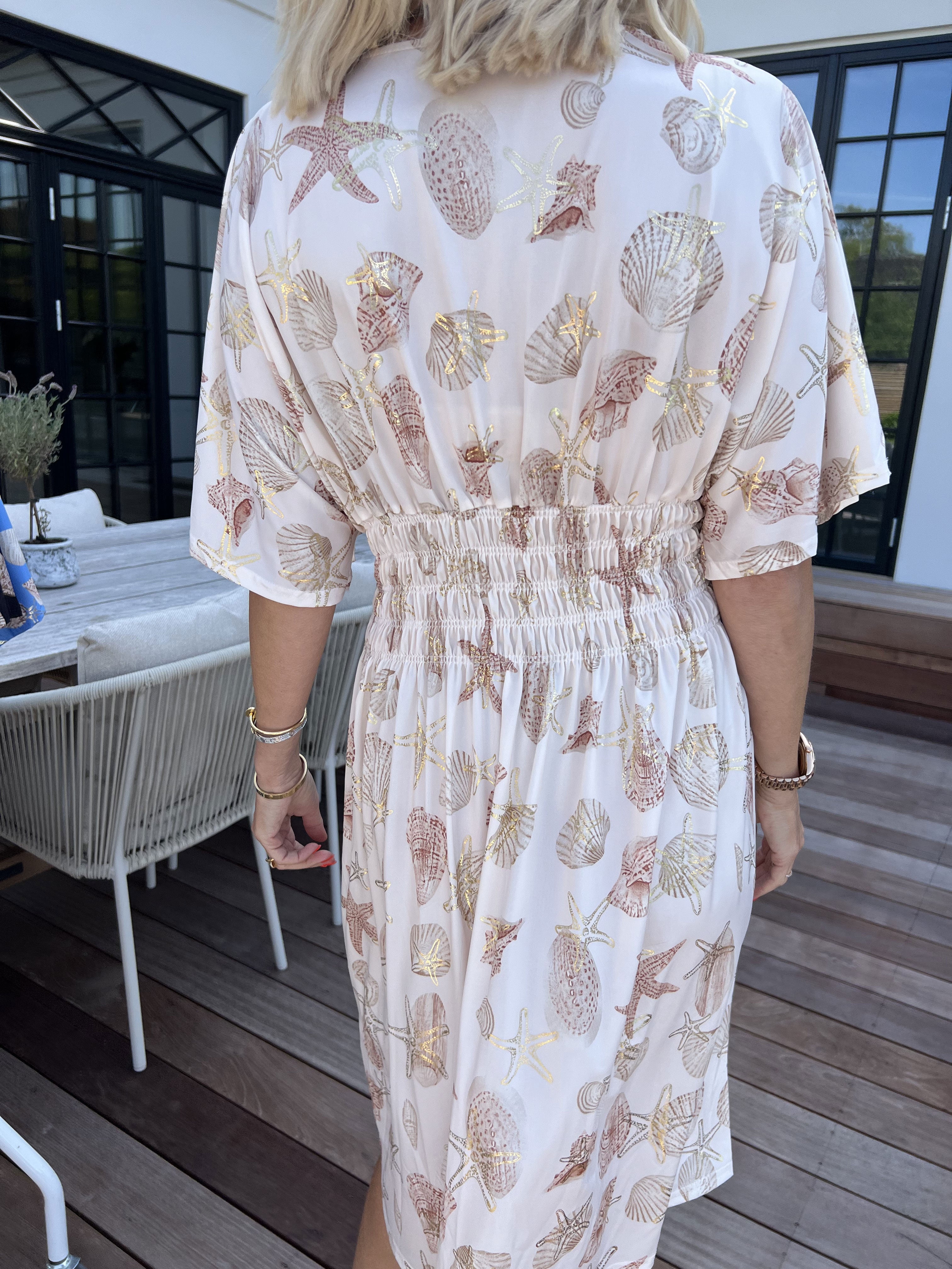 Pams Beach Short - Elastisk kjole med muslinge motiver